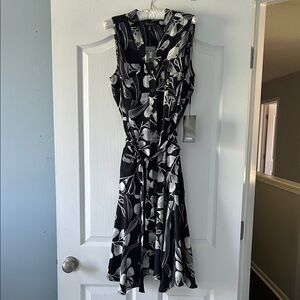 White House Black Market Black and White Floral Midi Dress NWT sz 12P